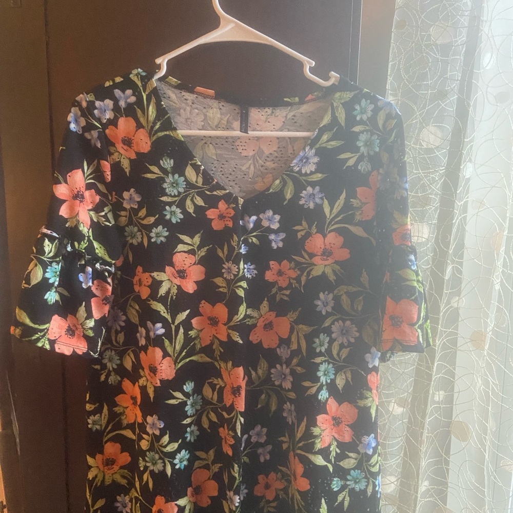 Floral V-Neck Tunic Top in Black with Coral Flowers
